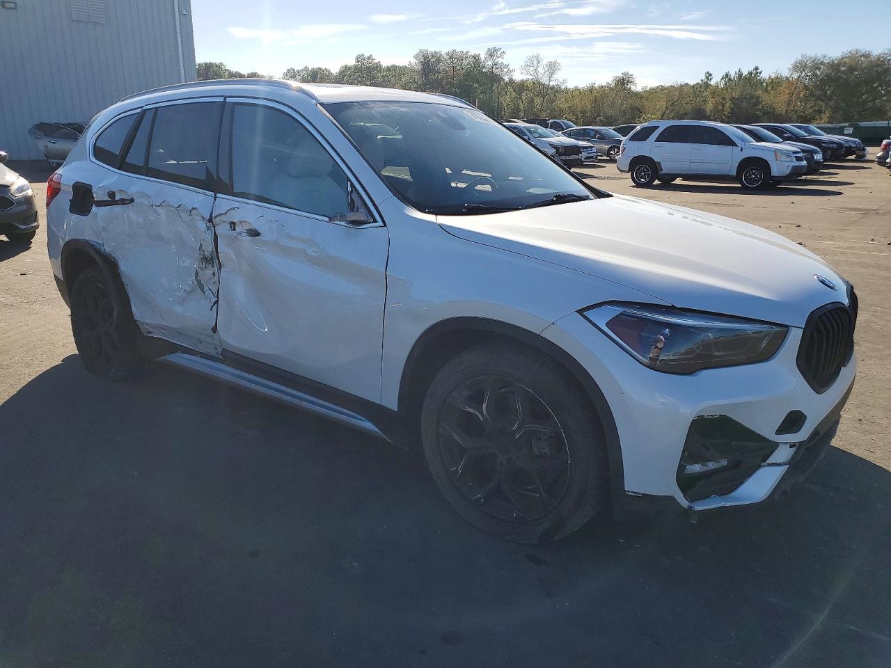 2020 BMW X1 VIN WBXJG7C09L5P61995 photo 4