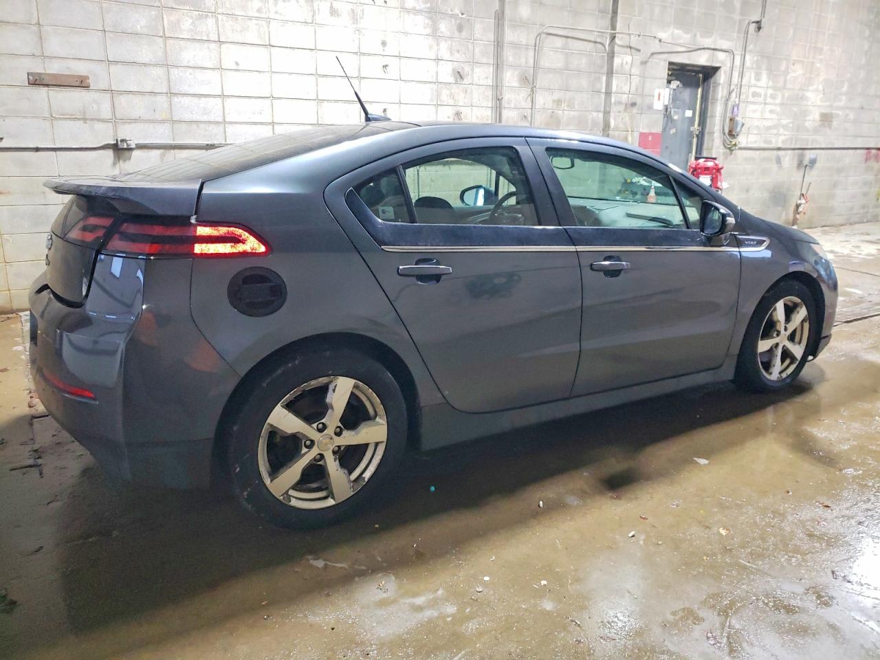 2011 Chev Volt VIN 1G1RD6E48BU100748 photo 3
