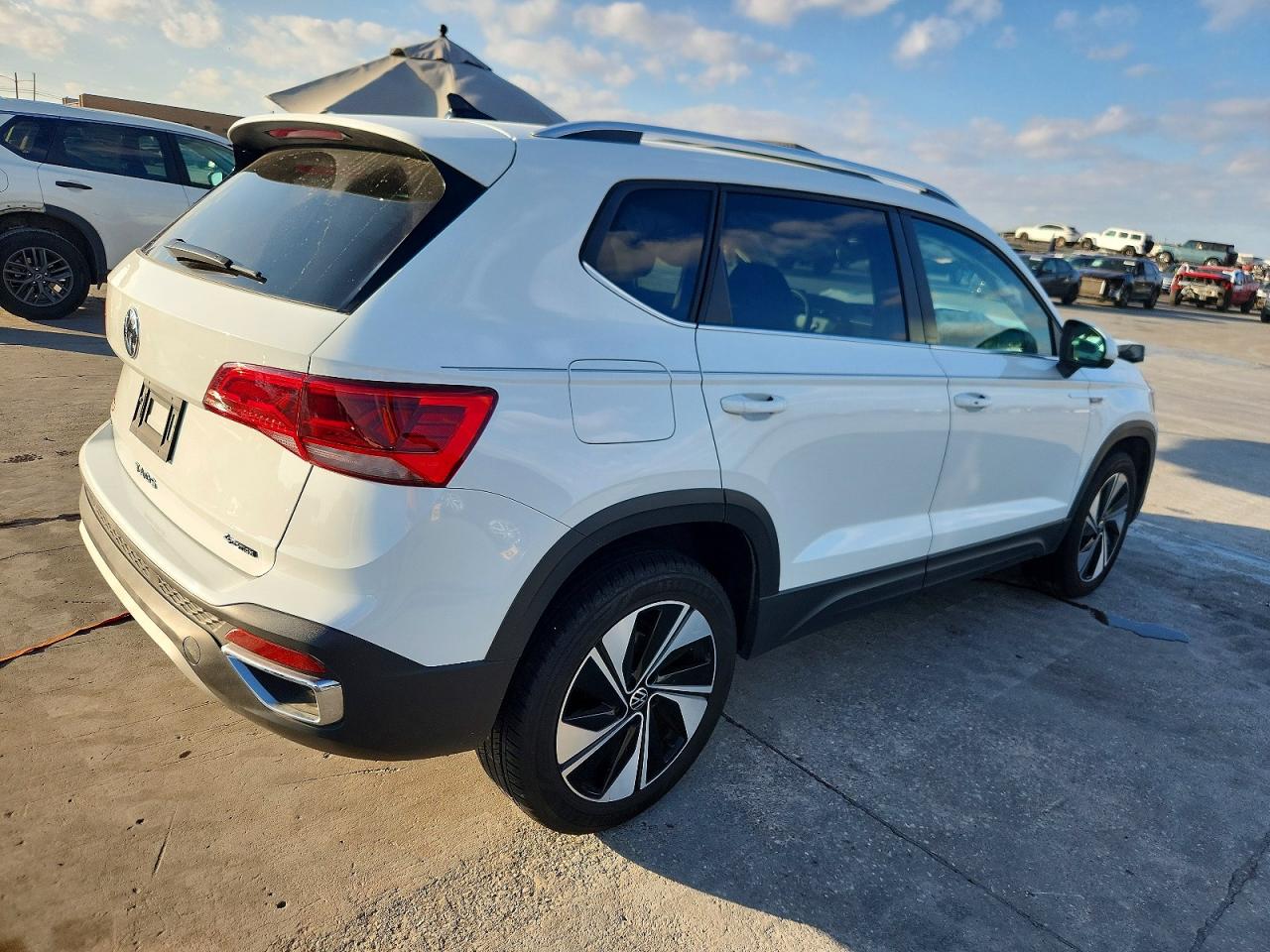 2023 Volkswagen Taos se VIN 3VVVX7B24PM363547 photo 3