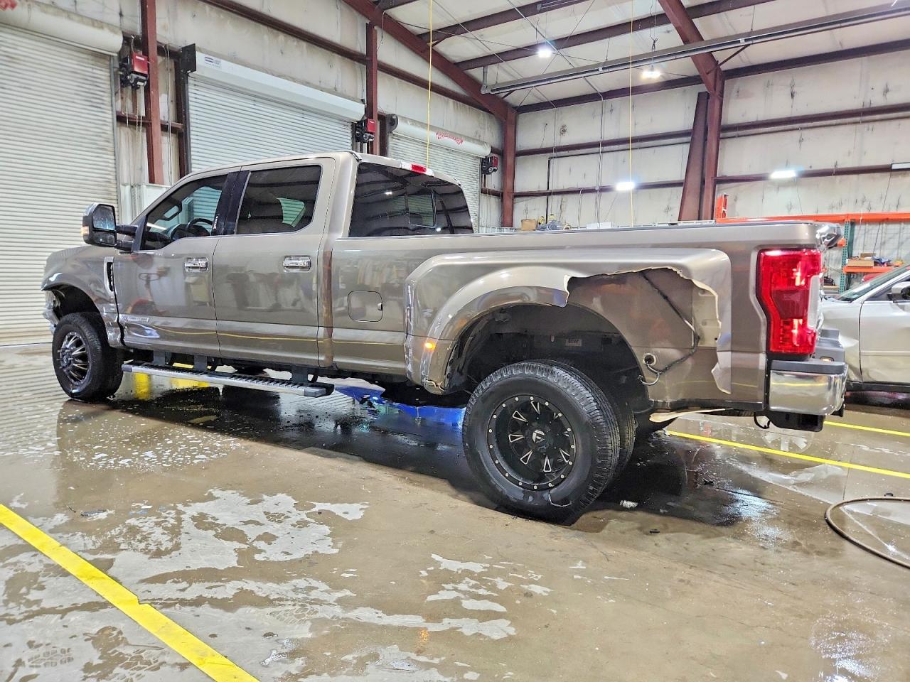 2018 Ford F350 VIN 1FT8W3DT4JEC90125 photo 2