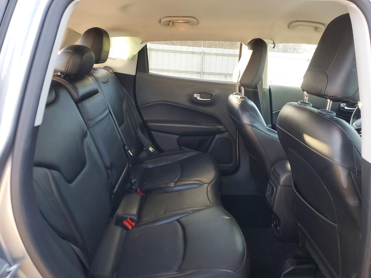 2020 Jeep Compass VIN 3C4NJCCB7LT122556 photo 11