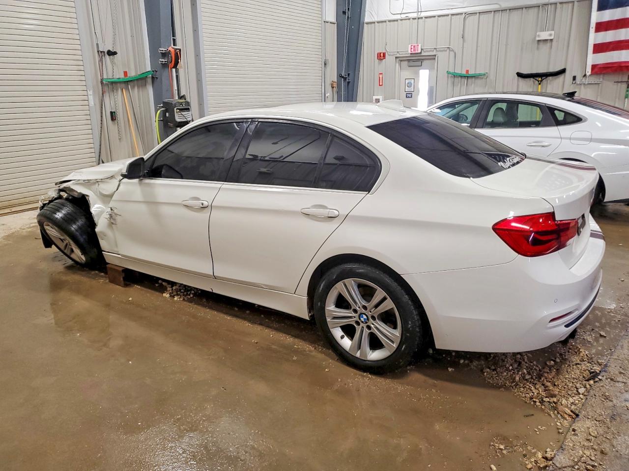 2017 BMW 3 series VIN WBA8D9C37HA005085 photo 2