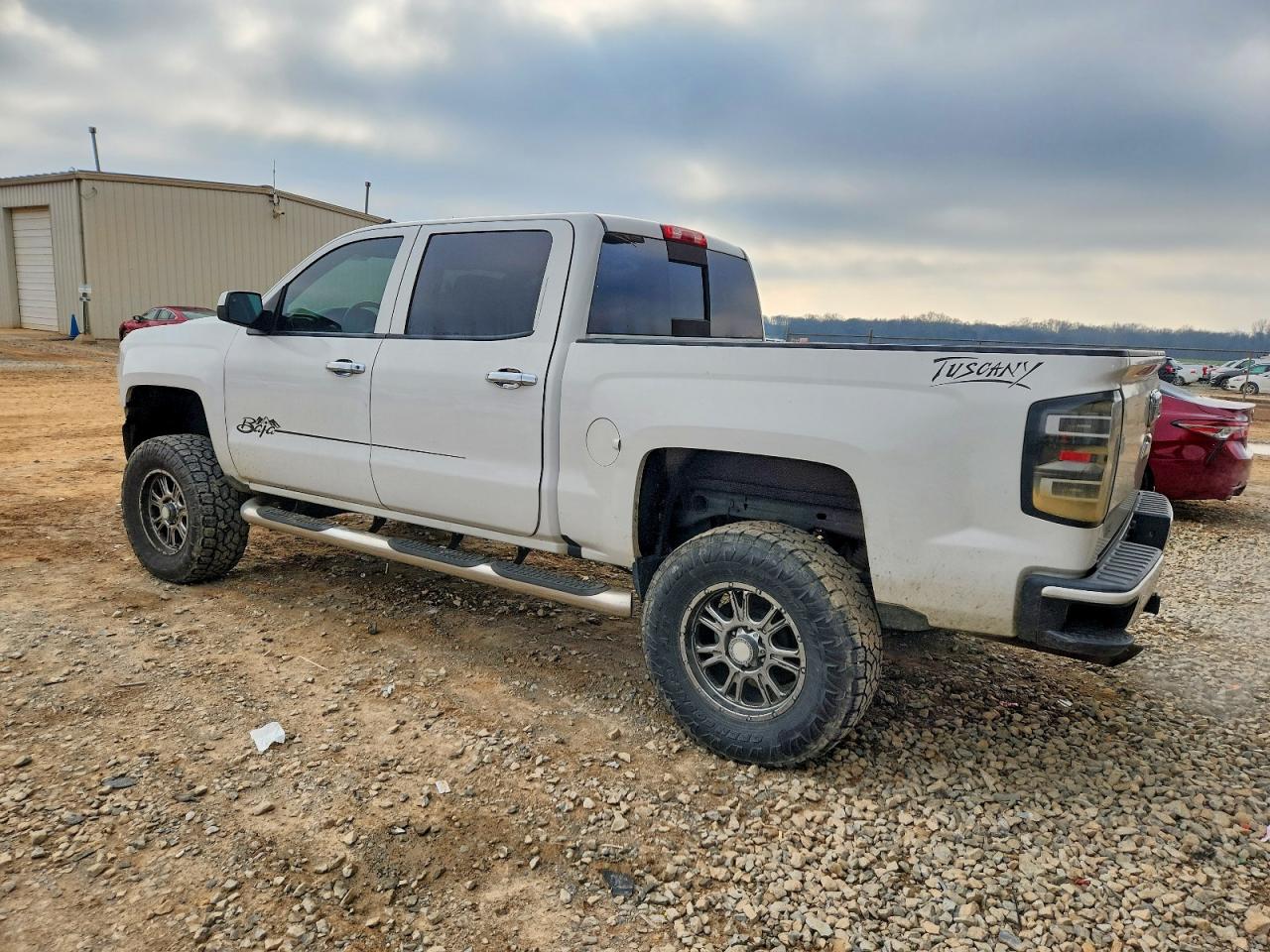 2016 Chevrolet All models VIN 3GCUKREC9GG220438 photo 2