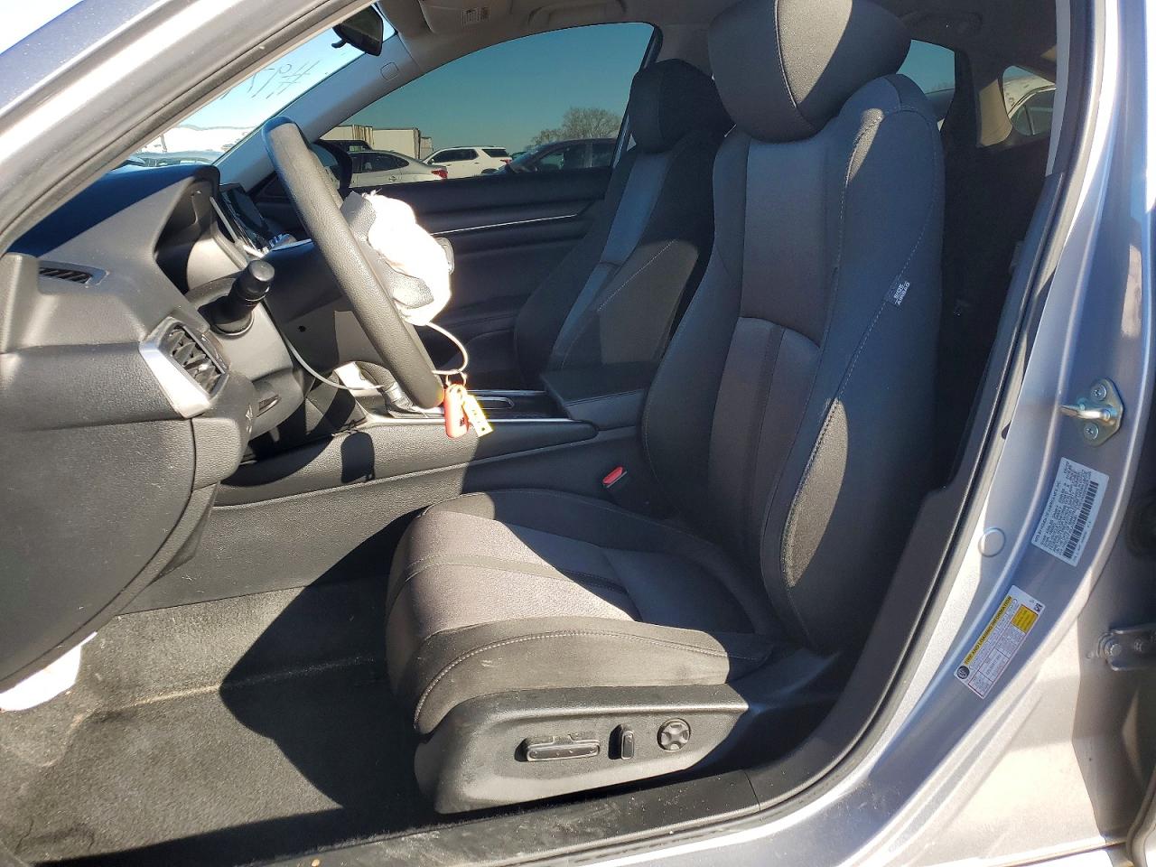 2020 Honda Accord VIN 1HGCV1F40LA084481 photo 6