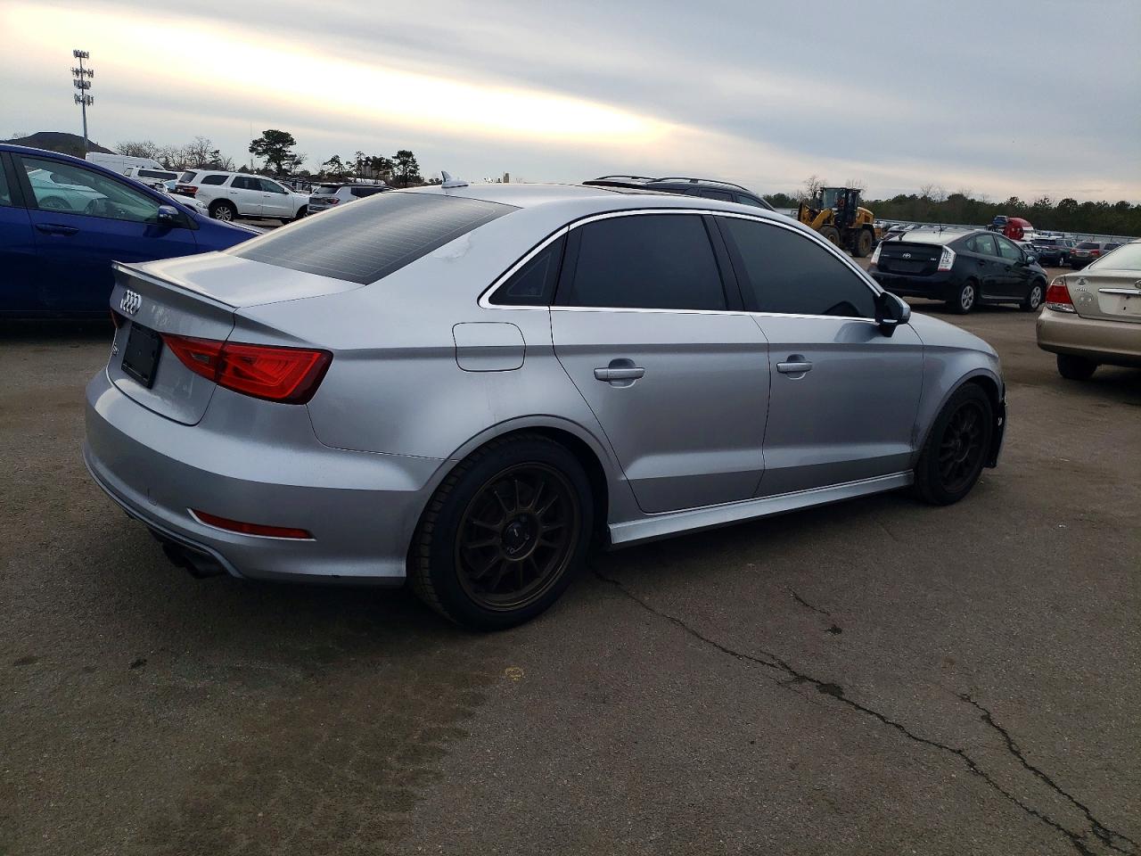 2015 Audi S3 VIN WAUBFGFF8F1118843 photo 3