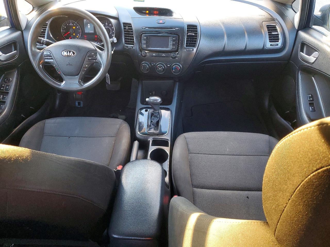 2018 KIA Forte VIN 3KPFK4A73JE271165 photo 8
