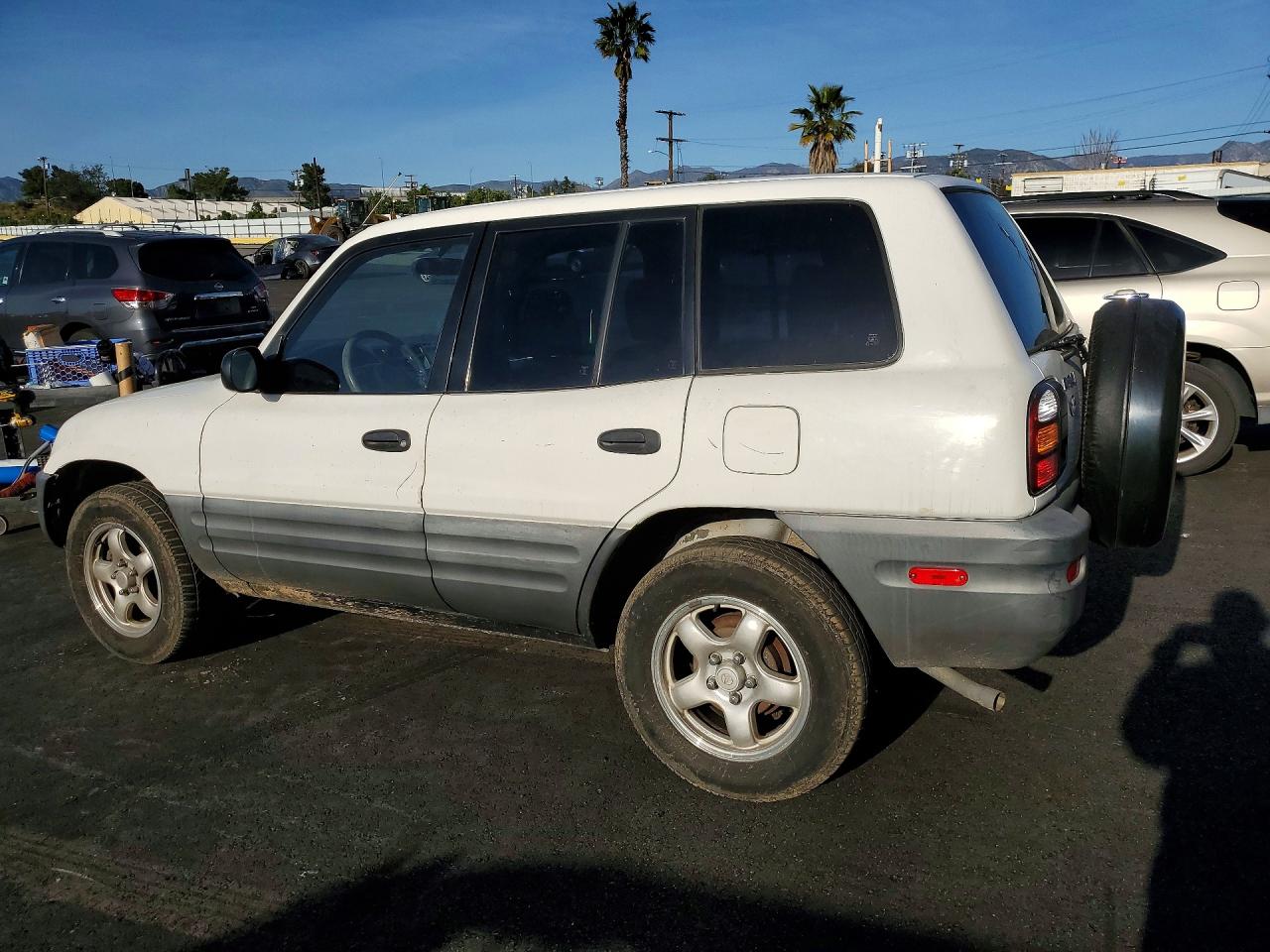 1998 TOYOTA Rav4 VIN JT3GP10VXW0022693 photo 2
