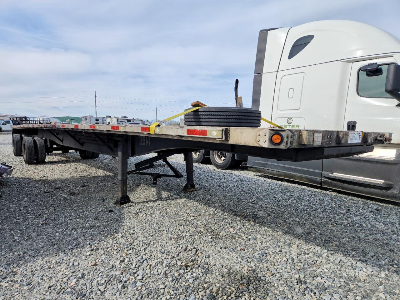 2016 UTIL 16 trailer VIN 1UYFS2488GA427819 photo 1