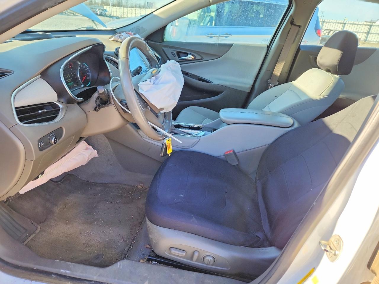 2018 Chev Malibu VIN 1G1ZD5ST8JF184725 photo 7