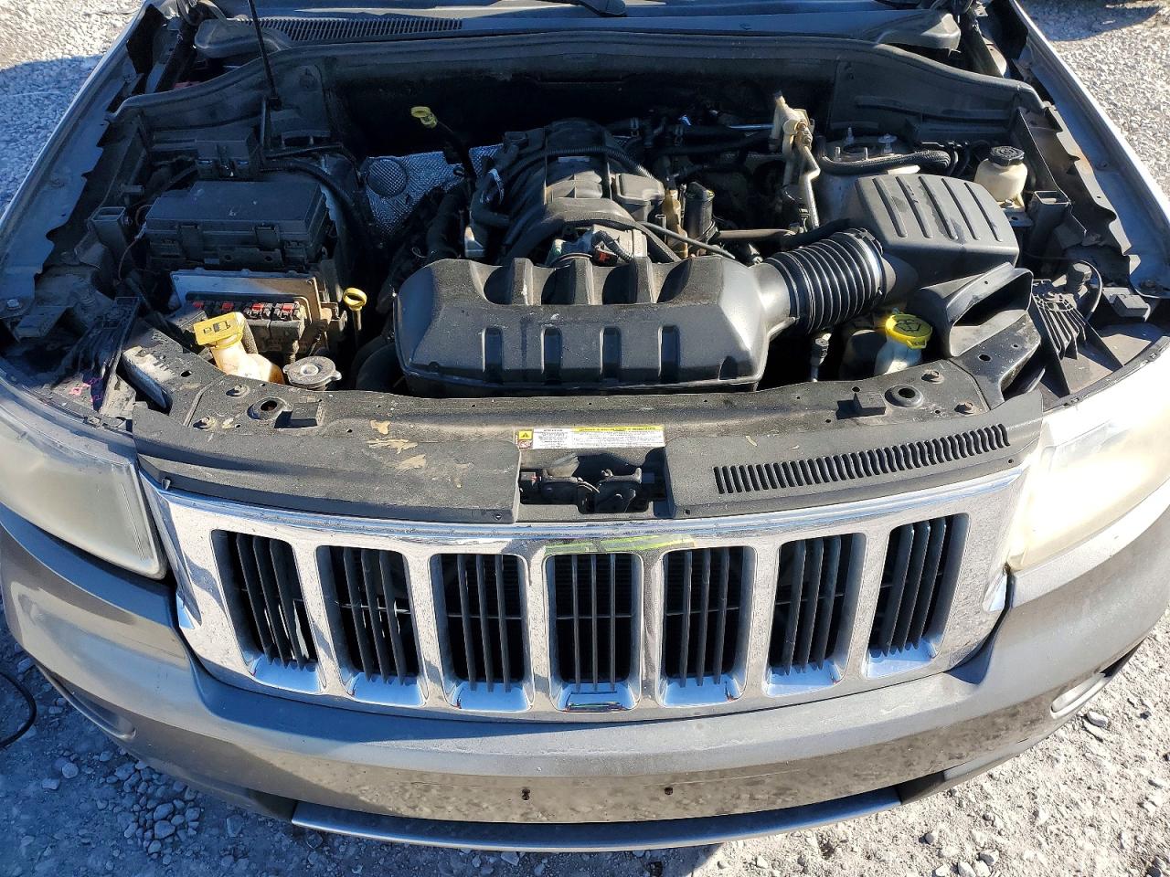 2011 Jeep Grand cher VIN 1J4RS5GT8BC610934 photo 12
