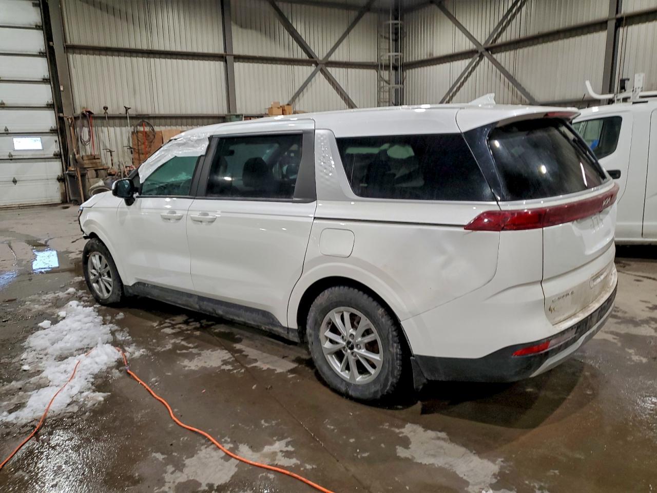 2023 Kia Carnival l VIN KNDNB5H39P6259251 photo 2