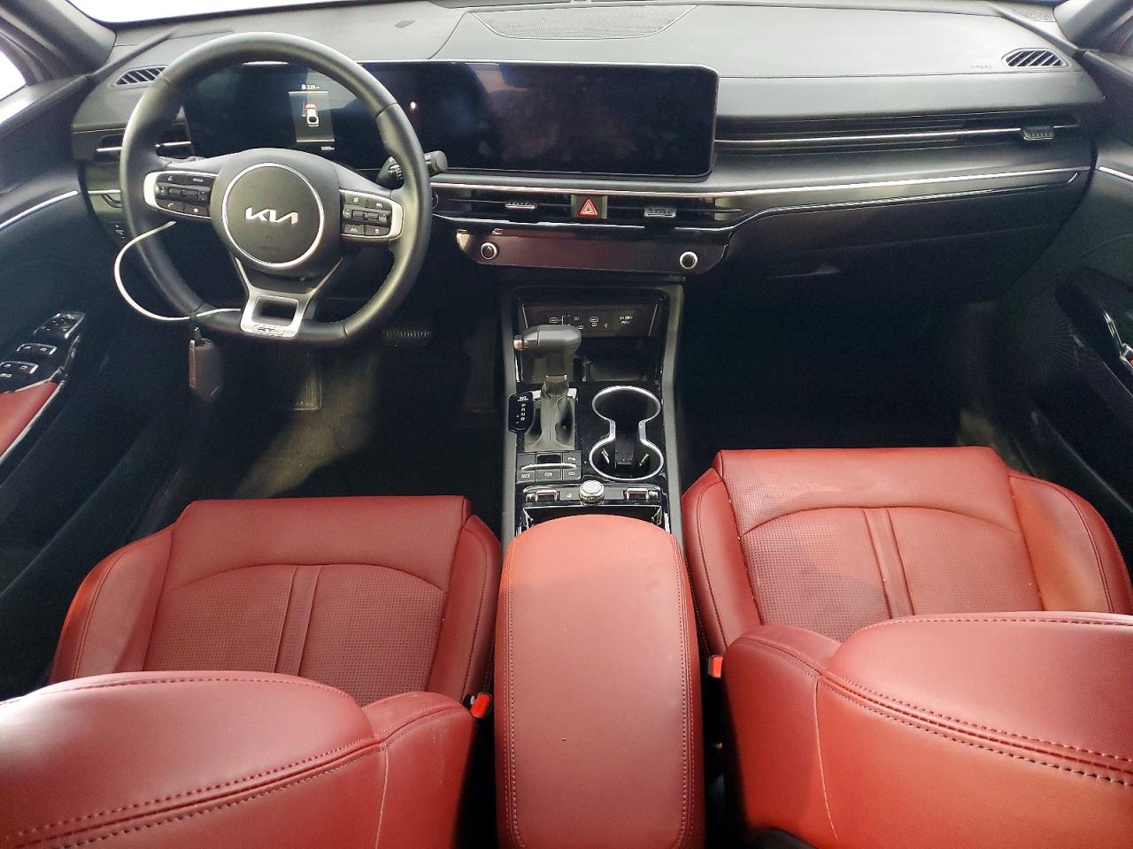 2026 Kia K5 VIN KNAG64J78T5402806 photo 8