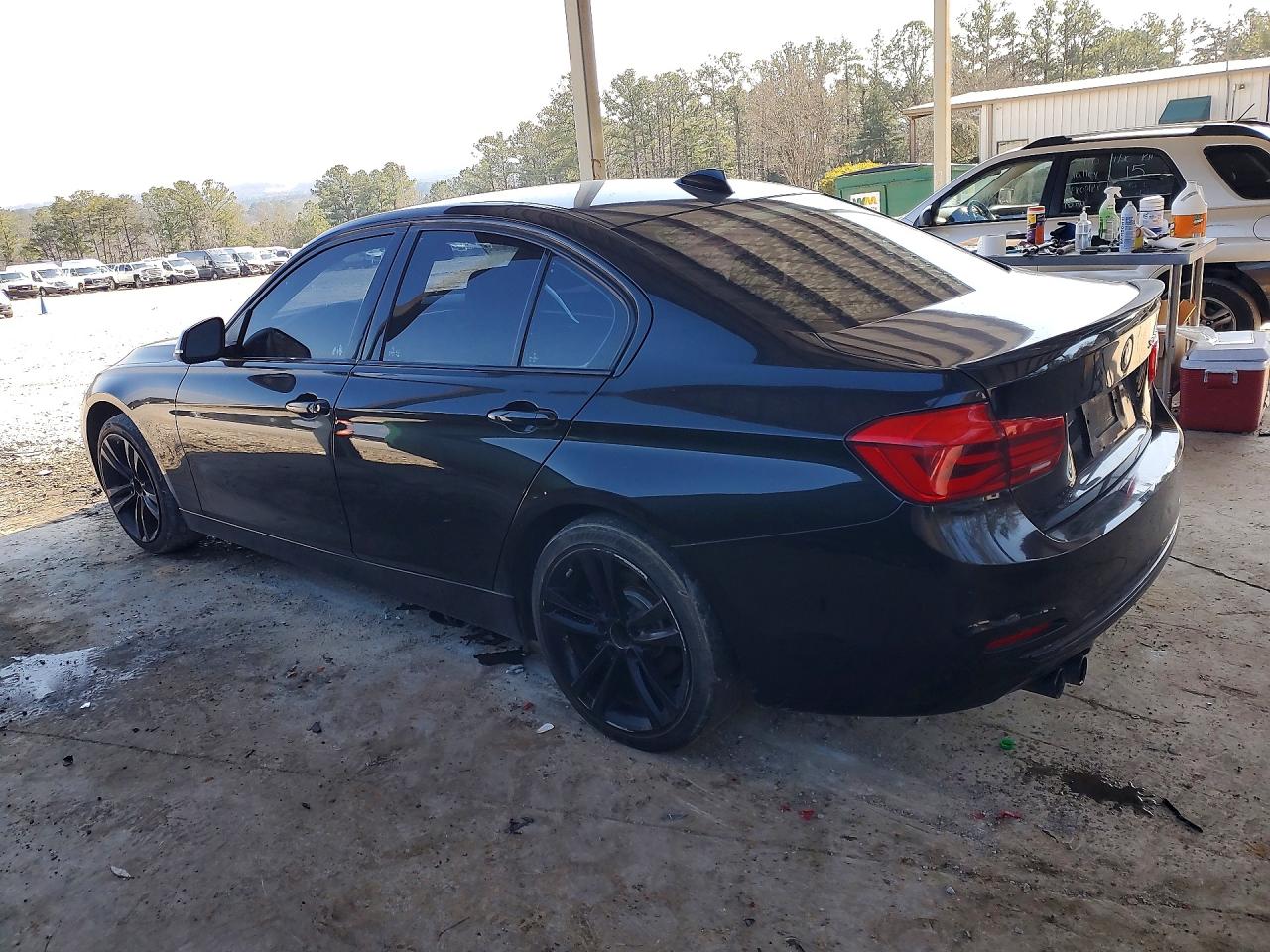 2018 BMW 3 series VIN WBA8B9C53JEE81049 photo 2