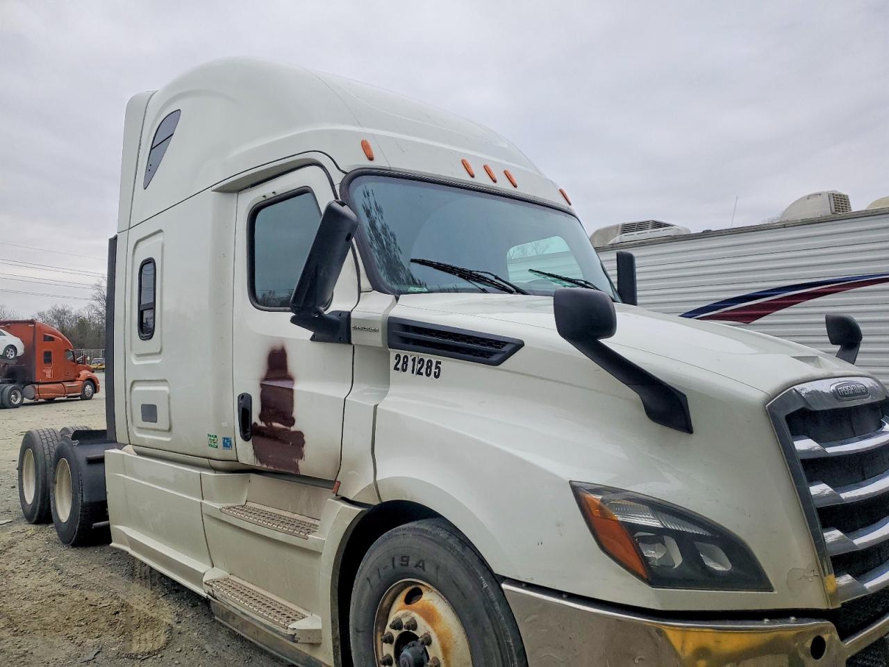 2019 FREIGHTLINER All other VIN 1FUJHHDR4KLKU9397 photo 1