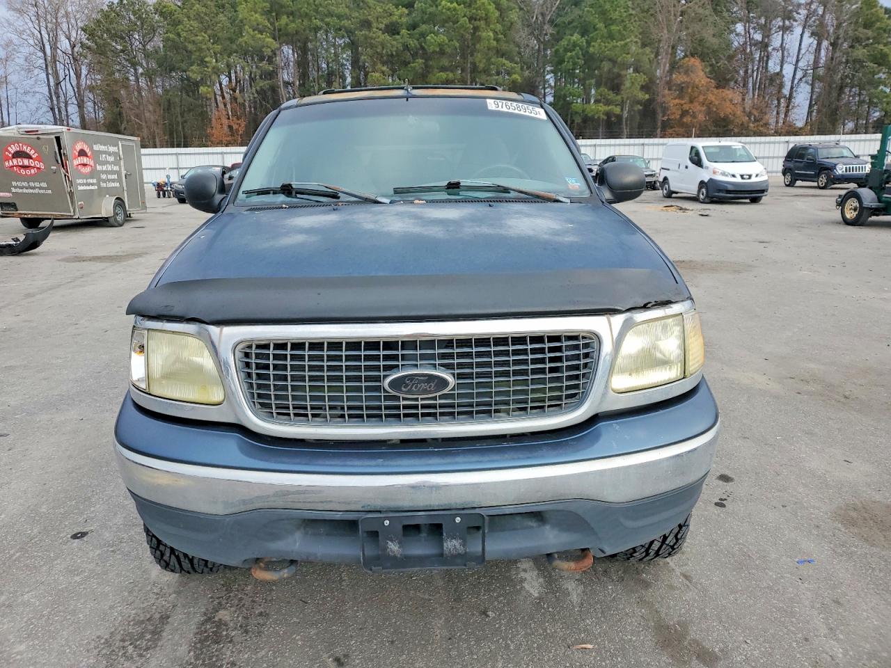 2002 Ford Expedition VIN 1FMRU16W62LA91379 photo 5