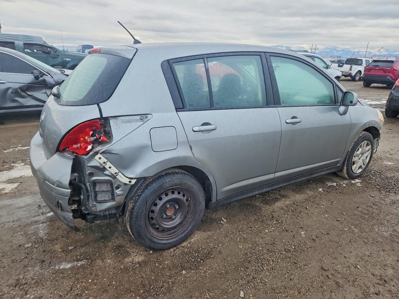2010 NISS Versa VIN 3N1BC1CP9AL365041 photo 3