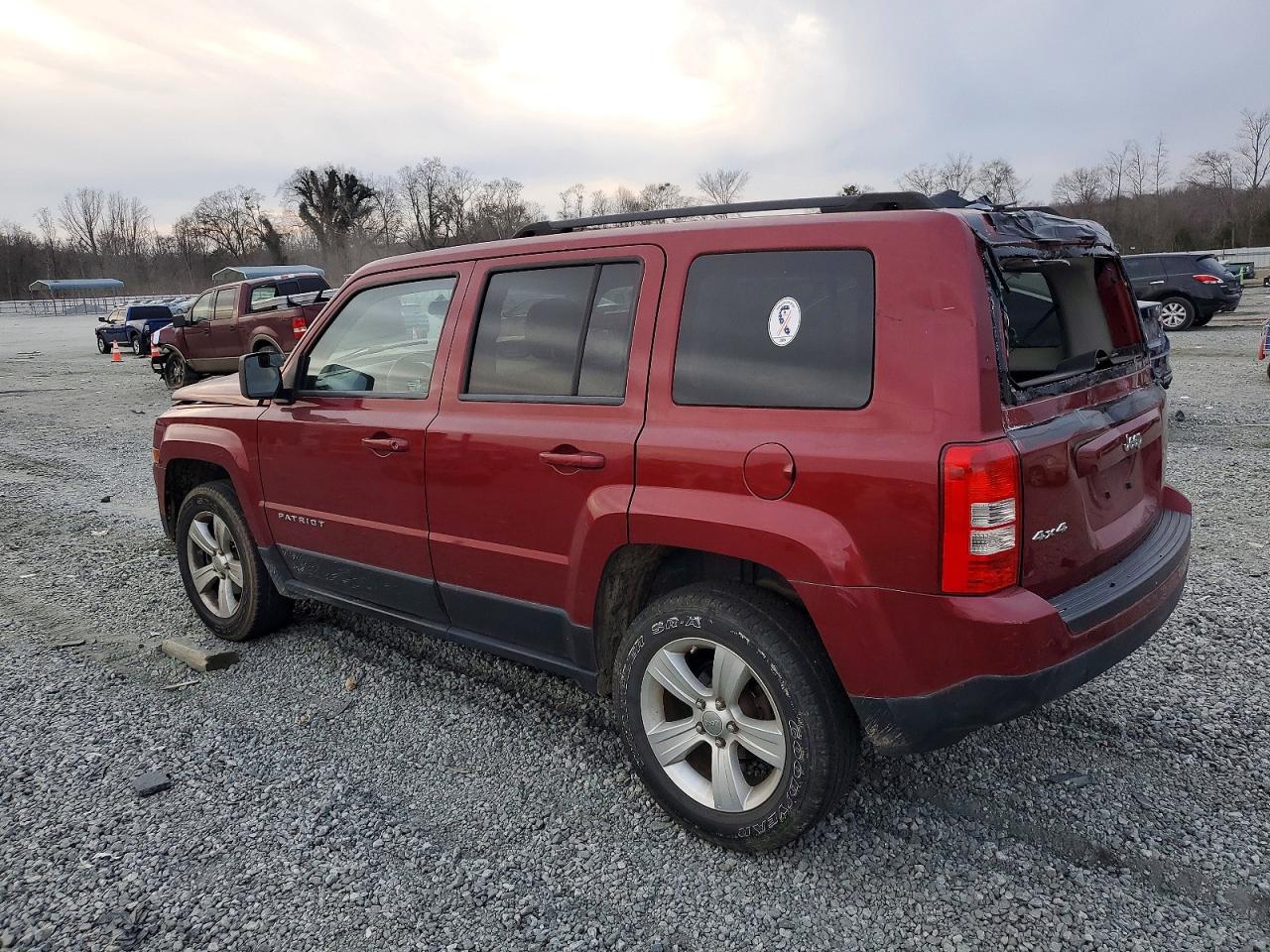 2012 Jeep Patriot VIN 1C4NJRBB1CD658476 photo 2