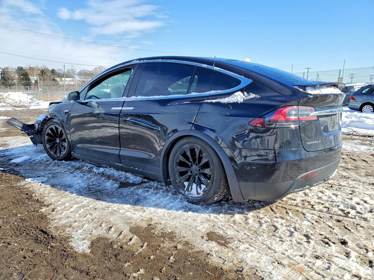 2017 Tesla Model x VIN 5YJXCAE29HF040564 photo 2