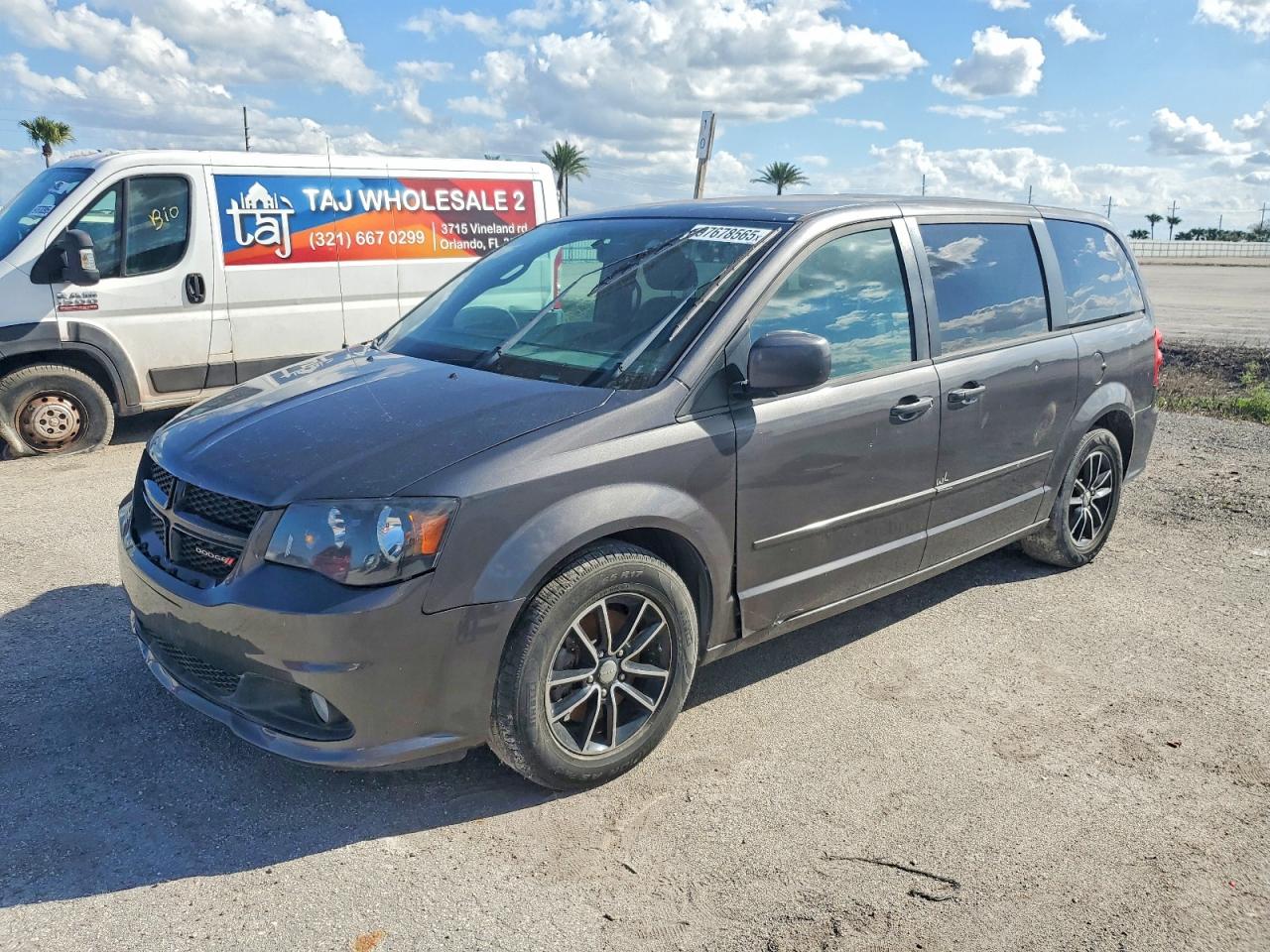 2015 Dodge Caravan VIN 2C4RDGCG6FR703923 photo 1