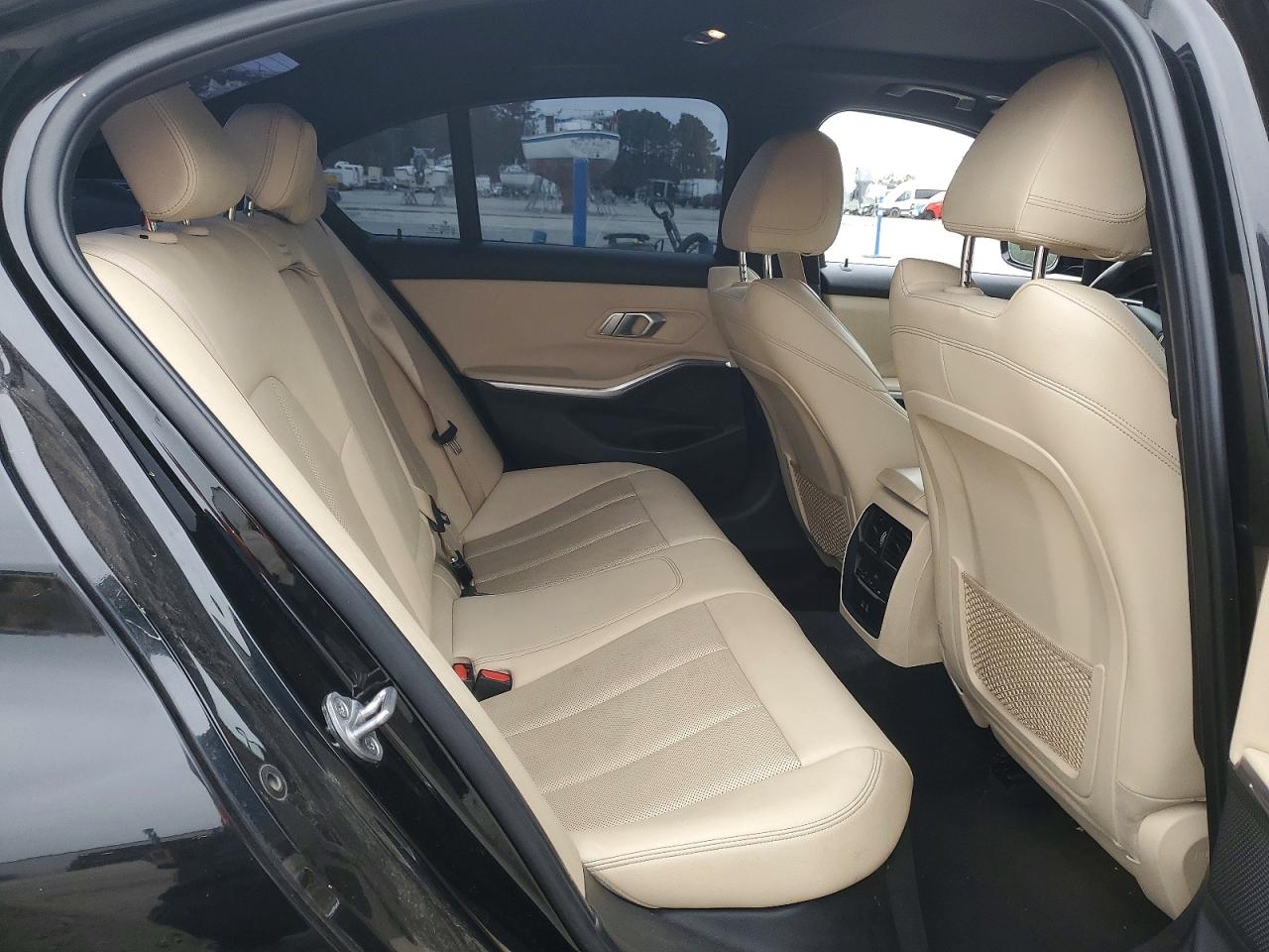 2022 BMW 3 series VIN 3MW5R1J08N8C55540 photo 10