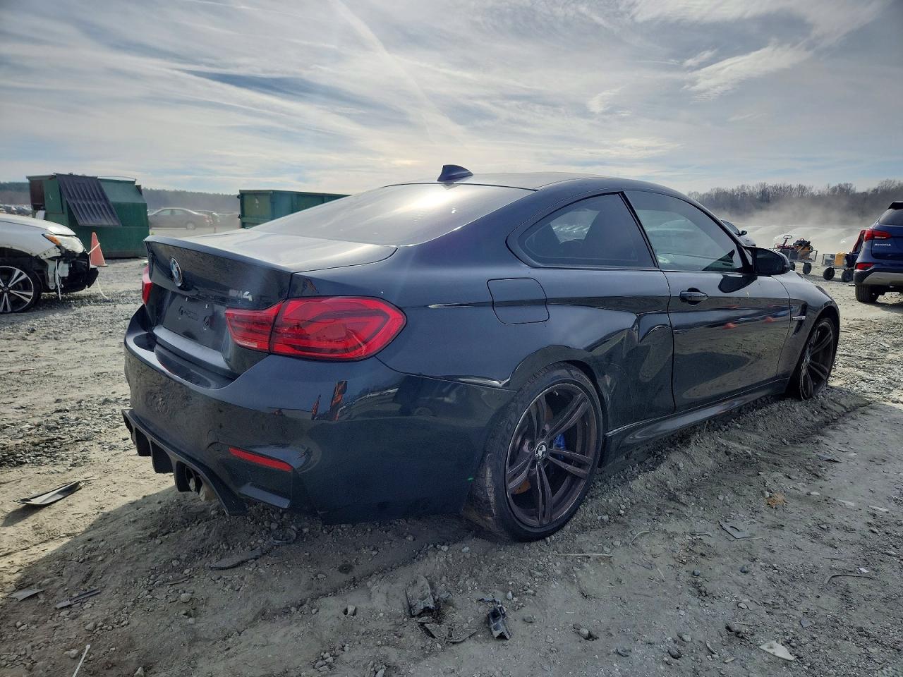 2015 BMW M4 VIN WBS3R9C50FK334694 photo 3