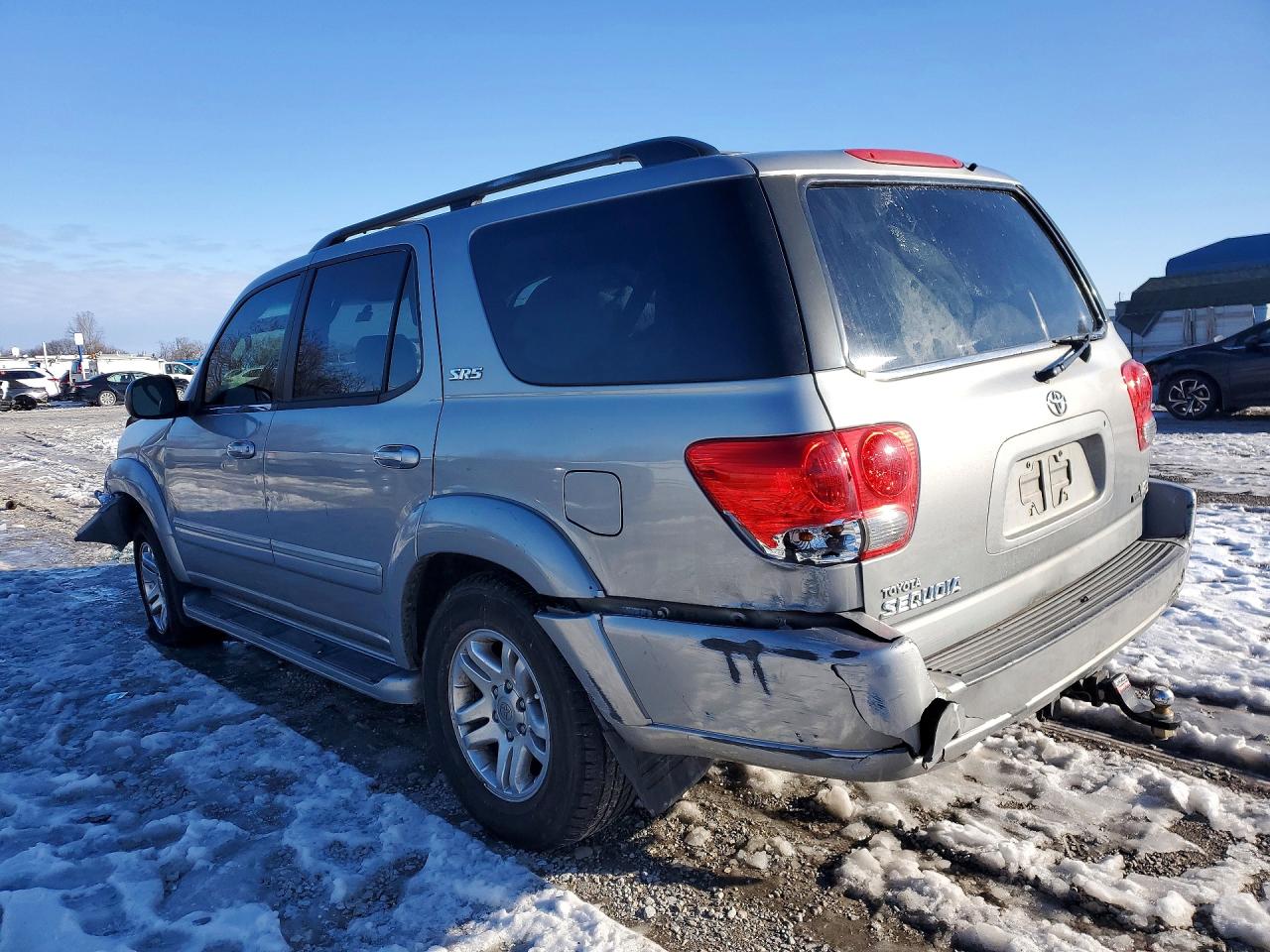 2005 Toyota Sequoia VIN 5TDZT34A85S244552 photo 2