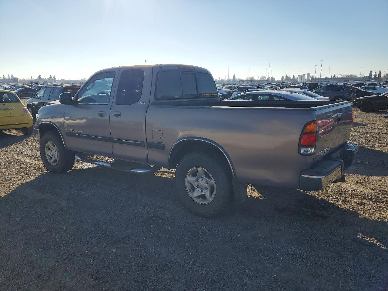 2002 Toyota Tundra VIN 5TBRN34152S285297 photo 2
