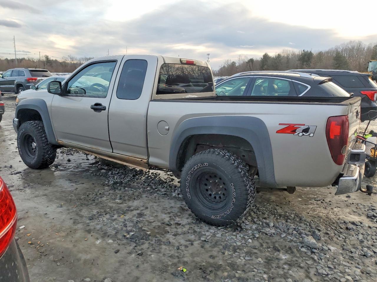 2007 Chevrolet Colorado VIN 1GCDT19EX78144664 photo 2