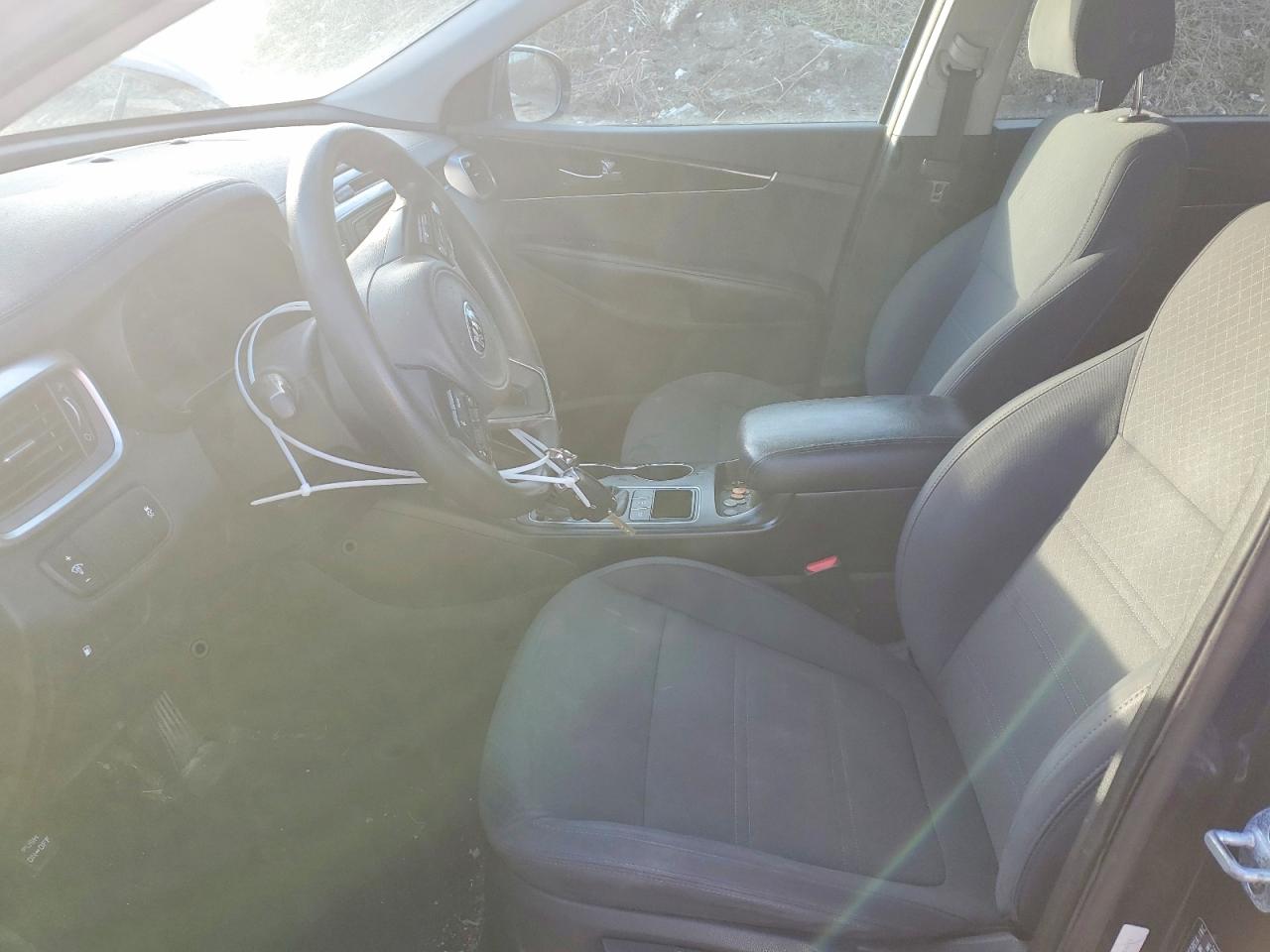 2018 Kia Sorento VIN 5XYPGDA50JG399404 photo 7