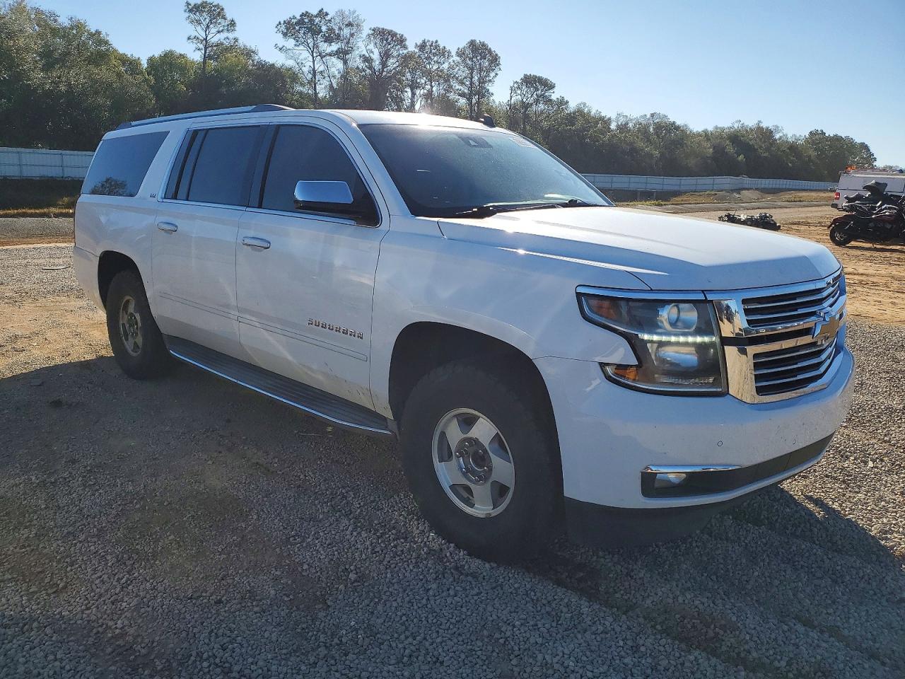 2015 Chevrolet Suburban VIN 1GNSCKKC7FR274701 photo 4