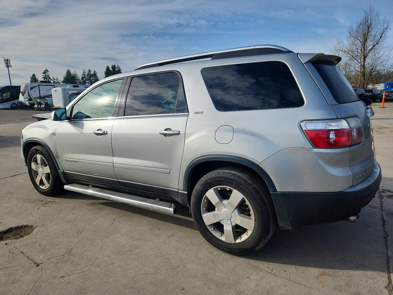 2008 GMC Acadia VIN 1GKEV23738J179236 photo 2