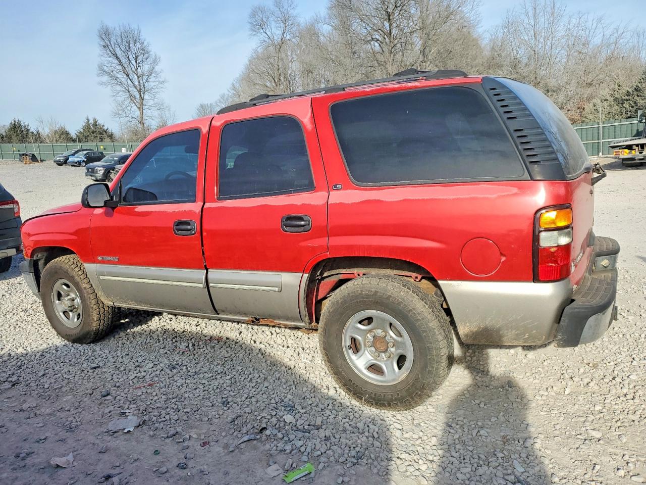 2000 Chevrolet Tahoe VIN 1GNEK13T2YJ113375 photo 2