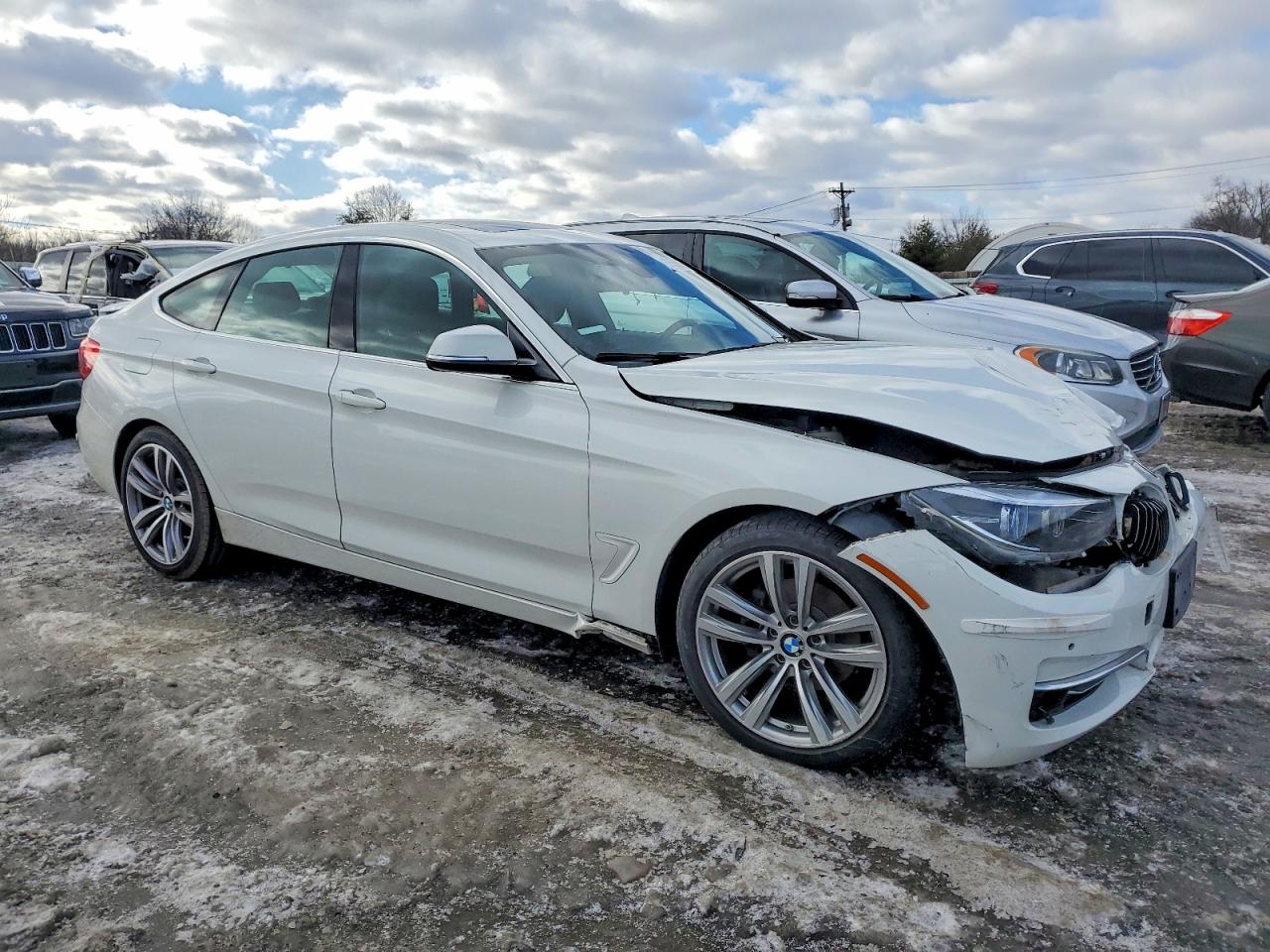 2018 BMW 3 series VIN WBA8Z9C54JB219924 photo 4