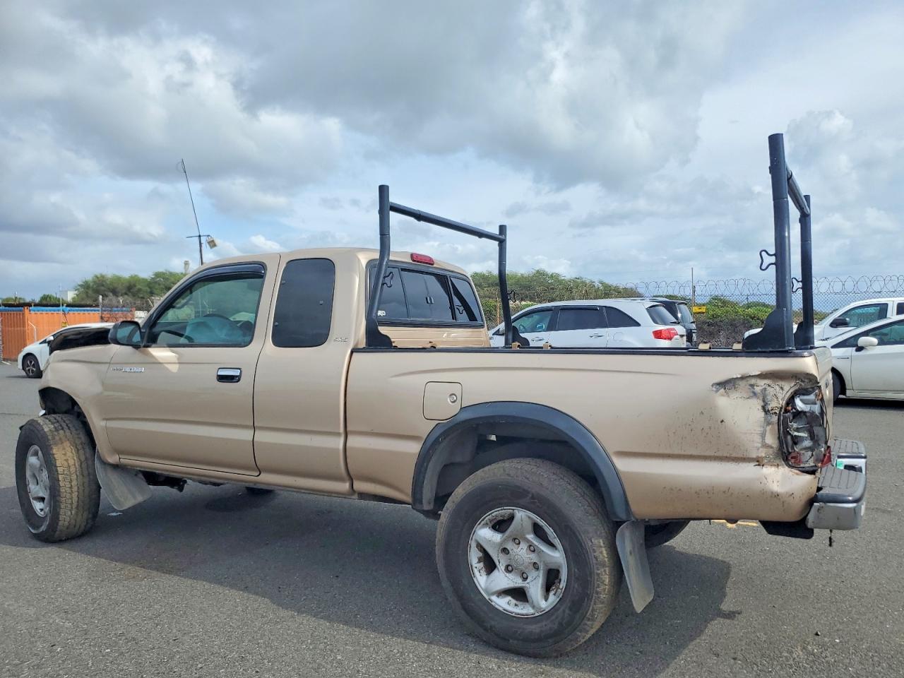 2000 Toyota Tacoma VIN 4TASM92N3YZ614893 photo 2
