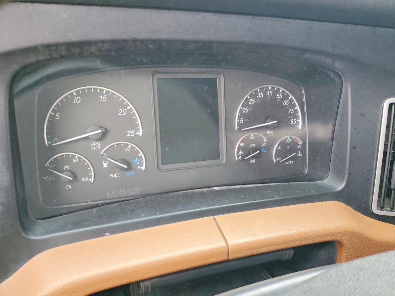 2018 All other VIN 3AKJHHDR0JSHD9742 photo 8