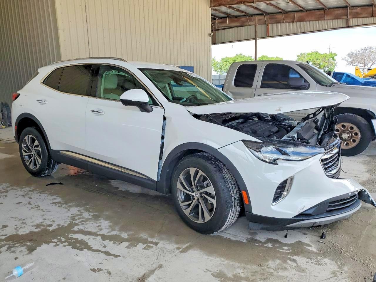 2022 Buick Envision VIN LRBFZNR41ND053260 photo 4
