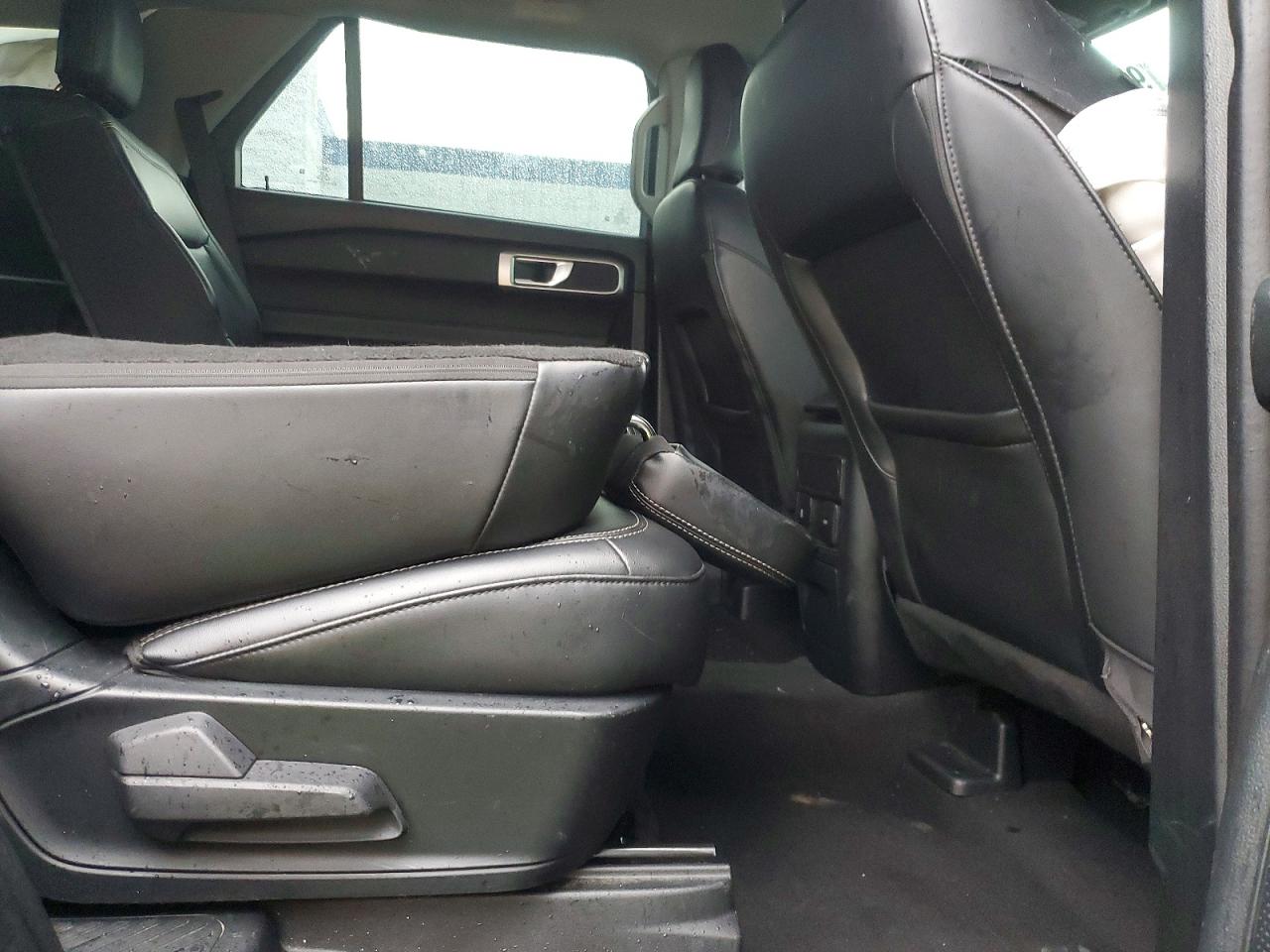 2024 Ford Explorer VIN 1FMSK8DH2RGA05606 photo 11