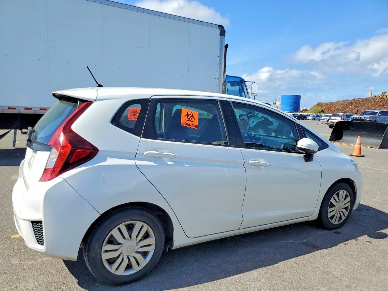 2015 Honda Fit VIN 3HGGK5H56FM710520 photo 3