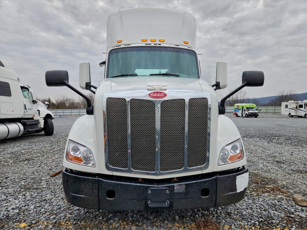 2017 PETERBILT All models VIN 1XPBA48X8HD428853 photo 9