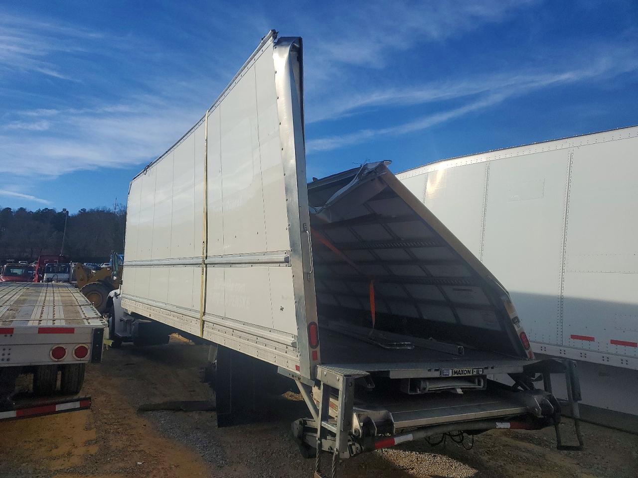 2023 FREIGHTLINER All other VIN 3ALACWFC8PDNT1596 photo 2