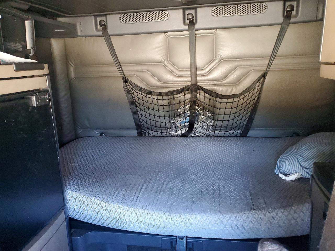 2018 FREIGHTLINER All other VIN 1FUJGLDR0JLJH9462 photo 6