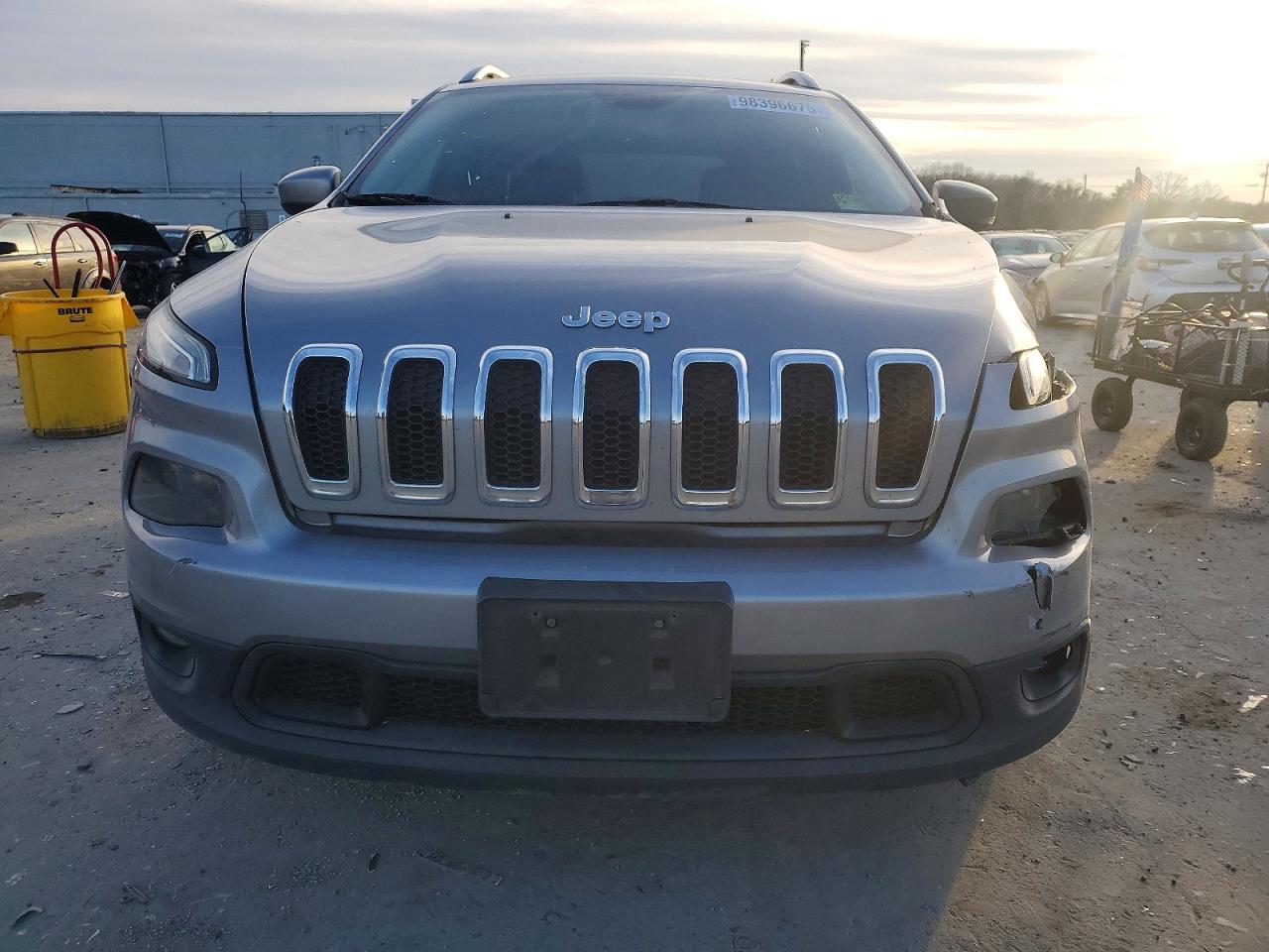 2015 Jeep Grand cher VIN 1C4PJLLB6KD454615 photo 5