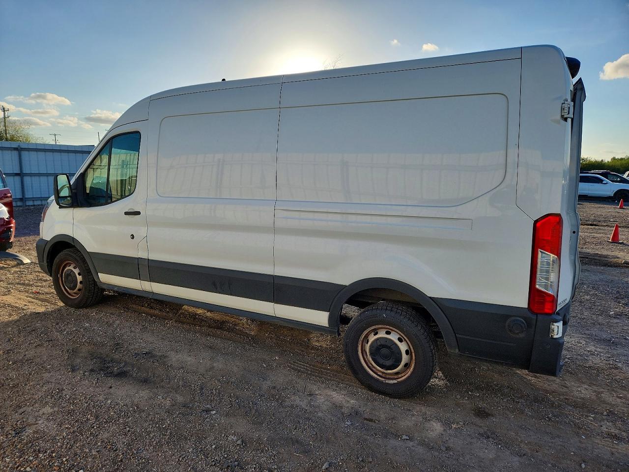 2020 Ford All models VIN 1FTBR1C8XLKB54195 photo 2
