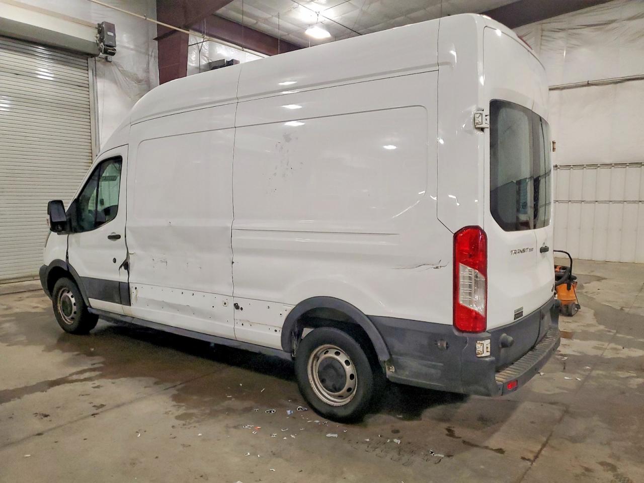 2016 Ford All models VIN 1FTYR2XG9GKA36128 photo 2