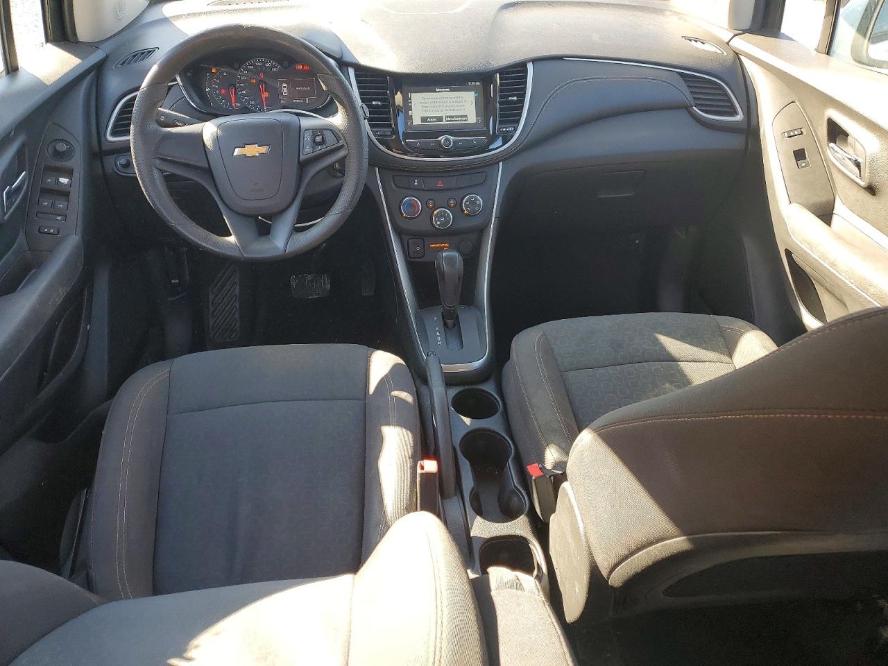 2017 Chevrolet Trax VIN KL7CJKSB3HB104581 photo 8