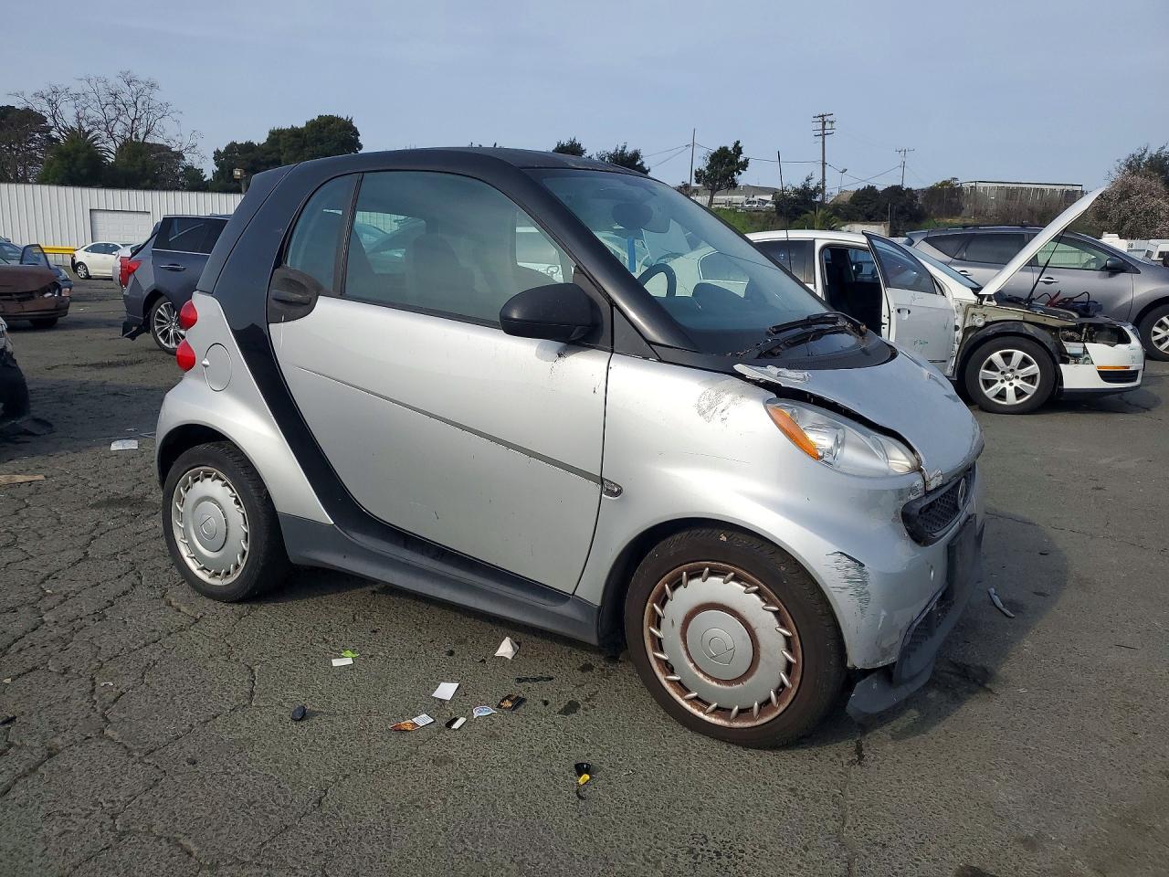2013 Smart Fortwo VIN WMEEJ3BA1DK687060 photo 4