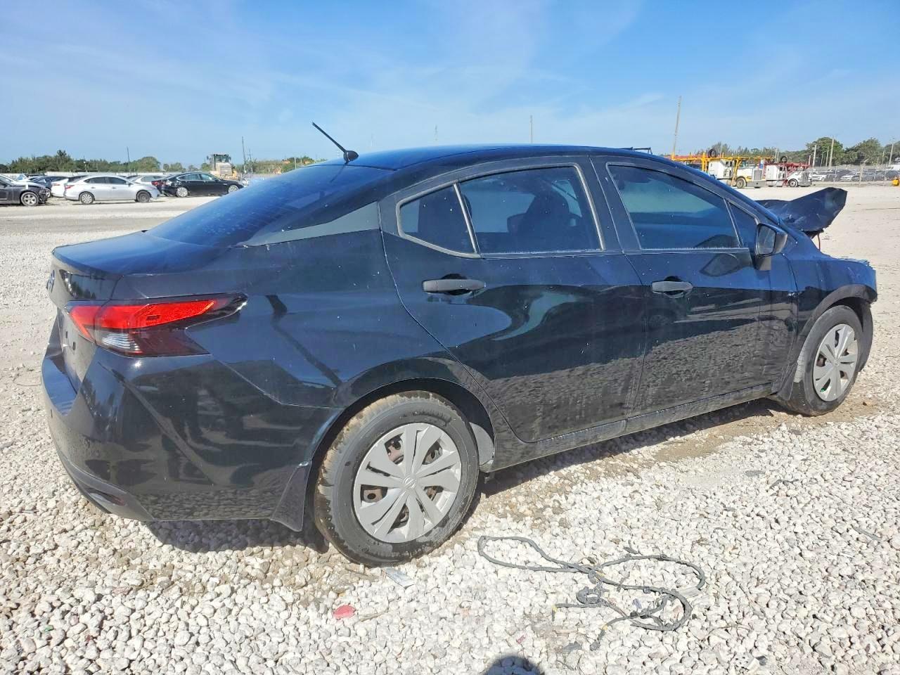 2020 Nissan Versa VIN 3N1CN8DV7LL865352 photo 3