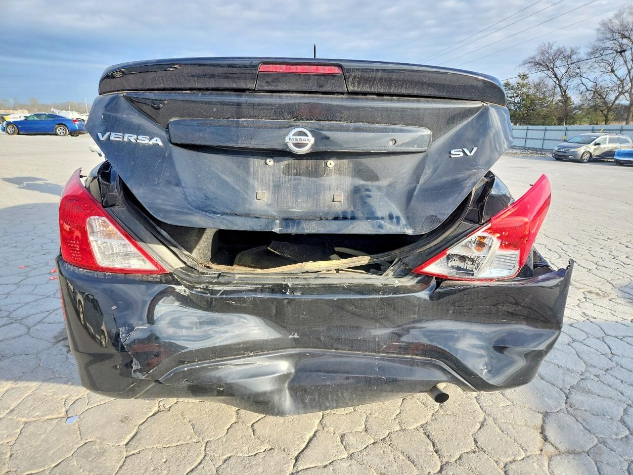 2018 NISS Versa VIN 3N1CN7AP9JL858142 photo 6