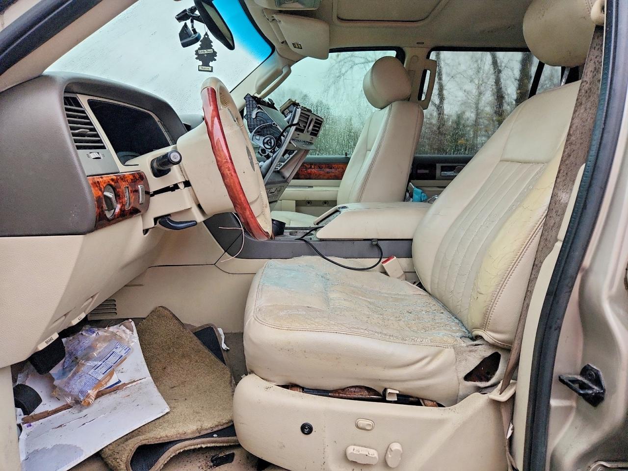 2004 LINCOLN Navigator VIN 5LMFU28R84LJ22163 photo 7