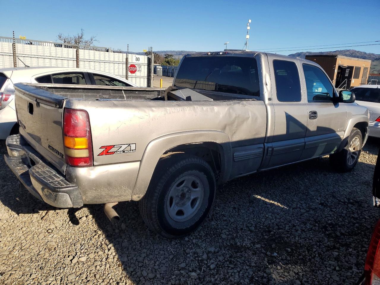 2000 CHEV Silverado VIN 2GCEK19T0Y1397115 photo 3